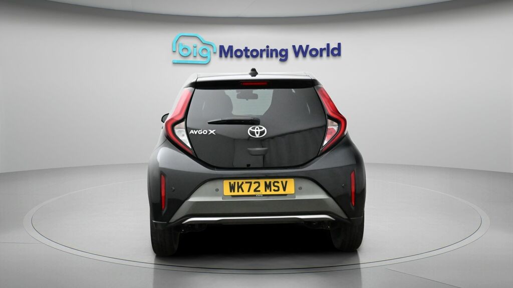 Toyota Aygo X Exclusive Green #6