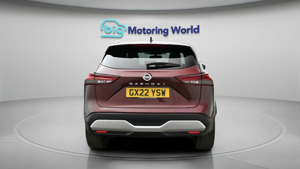 Nissan Qashqai Tekna Red #6