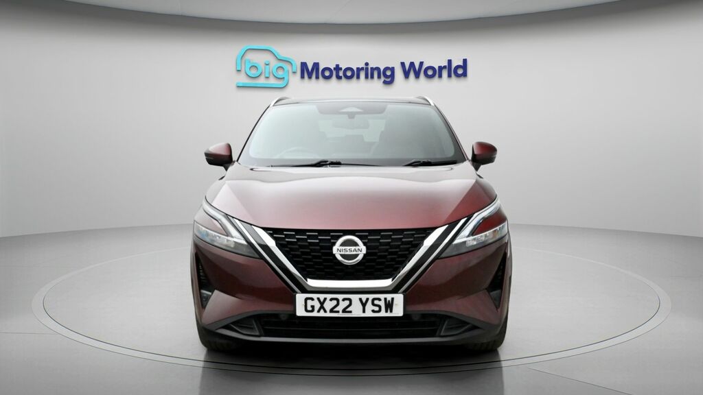 Nissan Qashqai Tekna Red #2