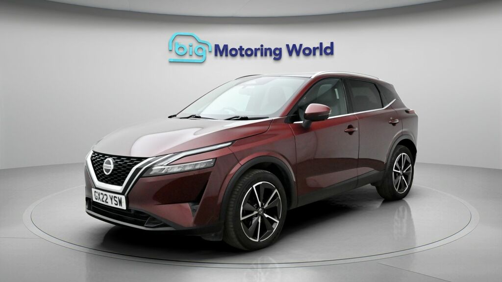 Nissan Qashqai Tekna Red #3