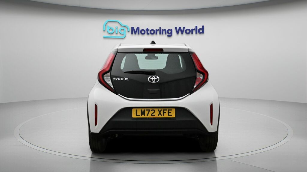 Toyota Aygo X Pure White #6