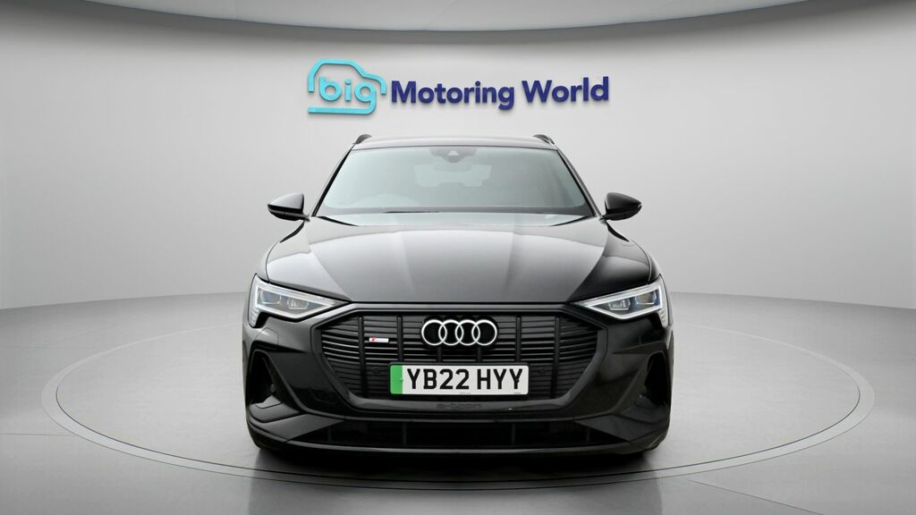 Audi E-tron Black Edition YB22HYY Black #2