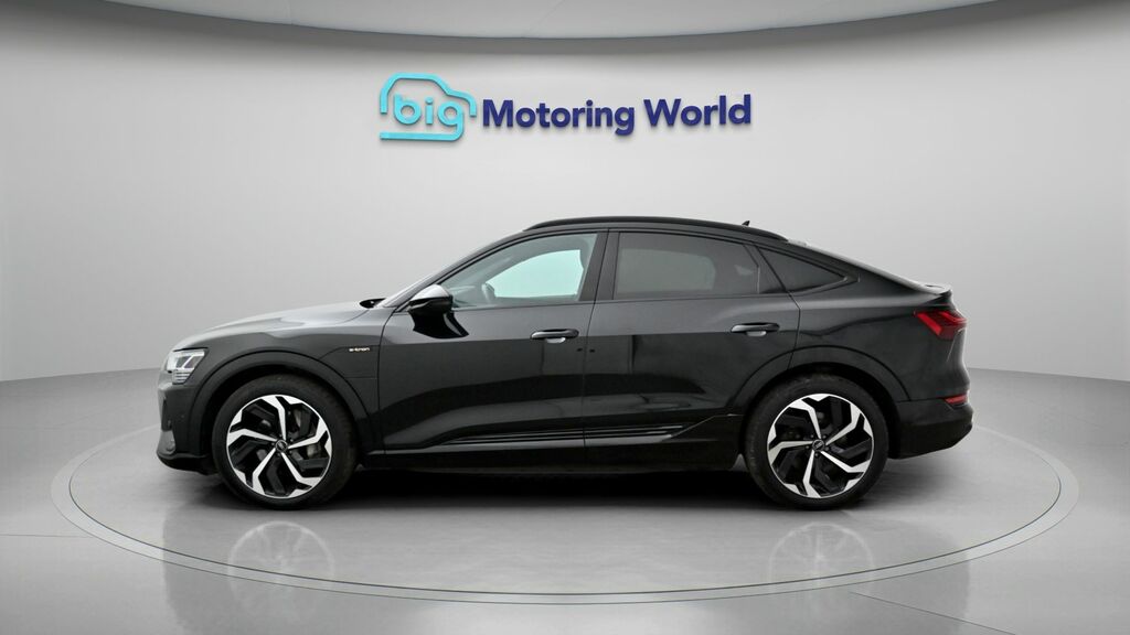 Audi E-tron Black Edition YB22HYY Black #4