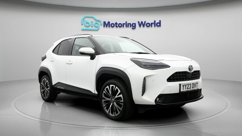 Toyota Yaris Cross Excel White