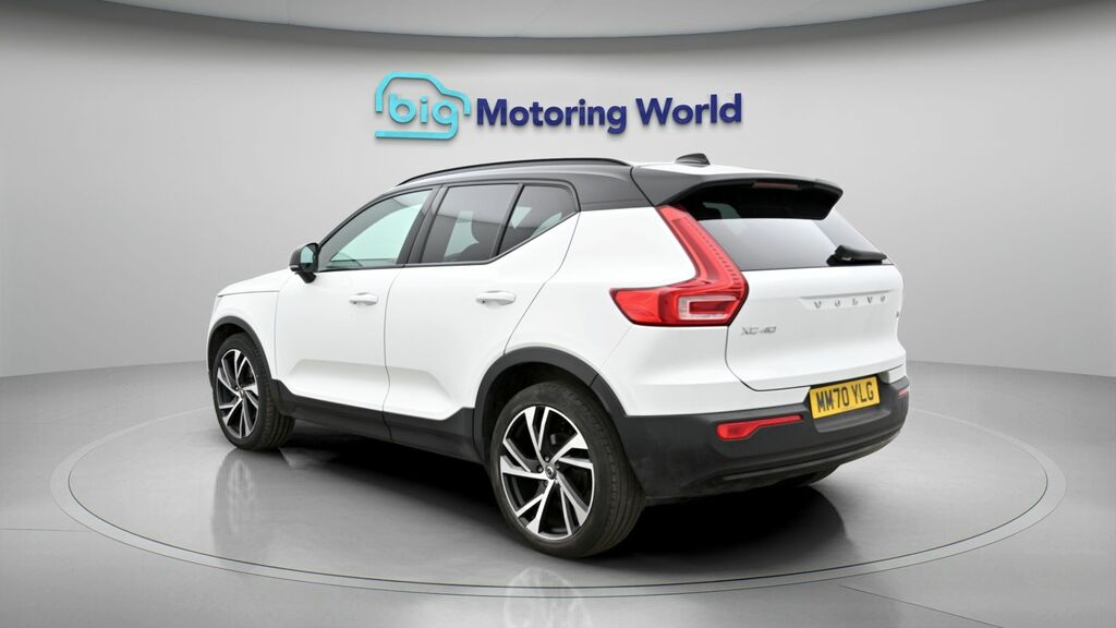 Volvo XC40 R-design Pro MM70YLG White #5