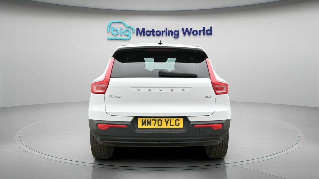 Volvo XC40 R-design Pro MM70YLG White #6