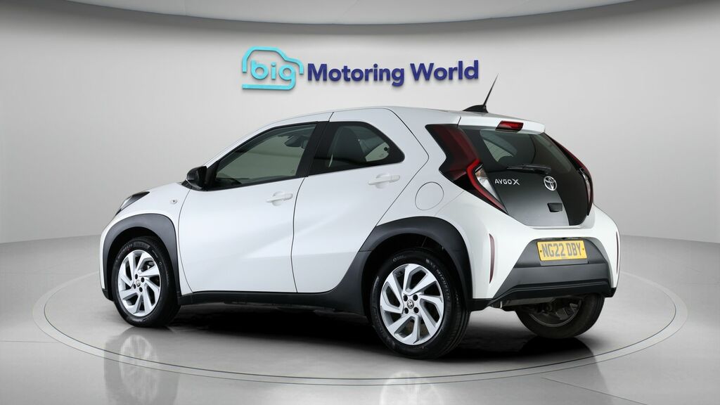 Toyota Aygo X Pure NG22DBY White #5