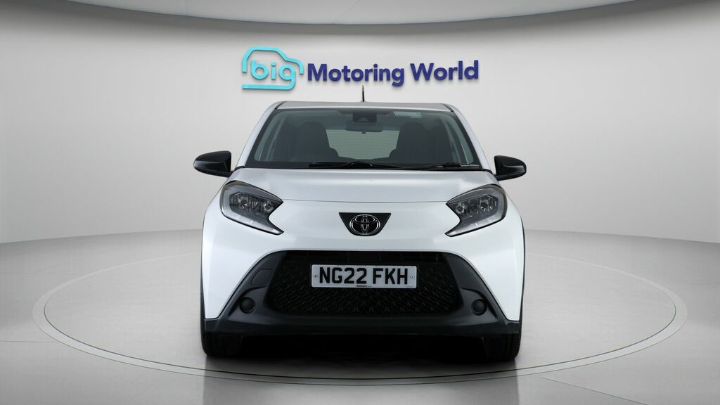 Toyota Aygo X Pure White #2