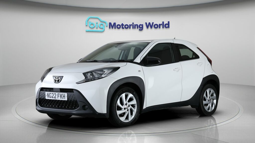 Toyota Aygo X Pure White #3