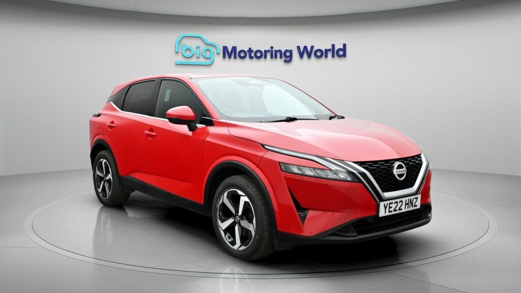 Nissan Qashqai N-connecta YE22HNZ Red