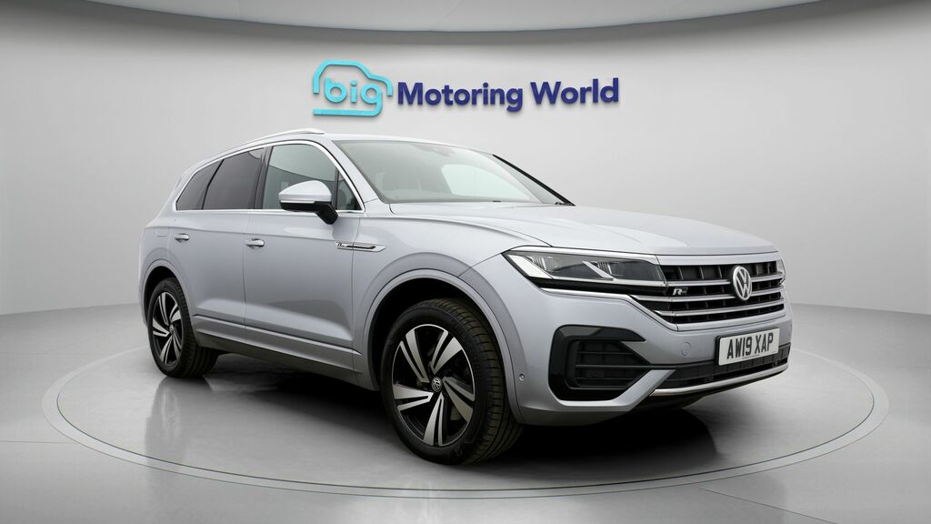 Volkswagen Touareg R-line Tech Silver
