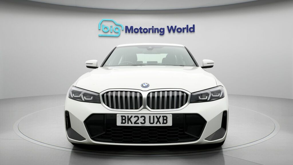 BMW 3 Series M Sport BK23UXB White #2