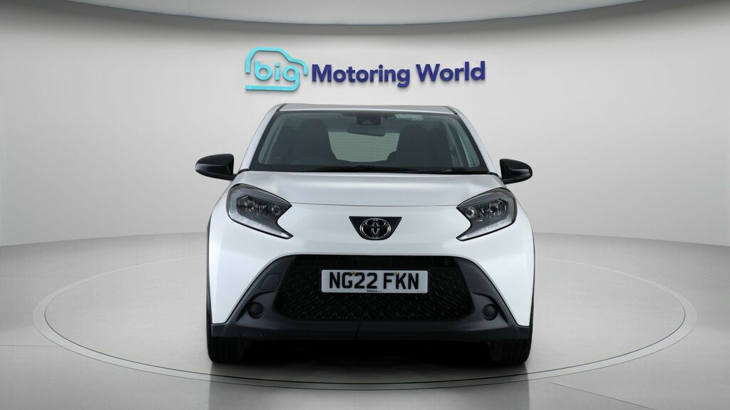 Toyota Aygo X Pure NG22FKN White #2