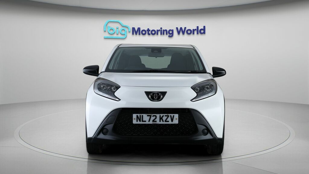 Toyota Aygo X Pure NL72KZV White #2