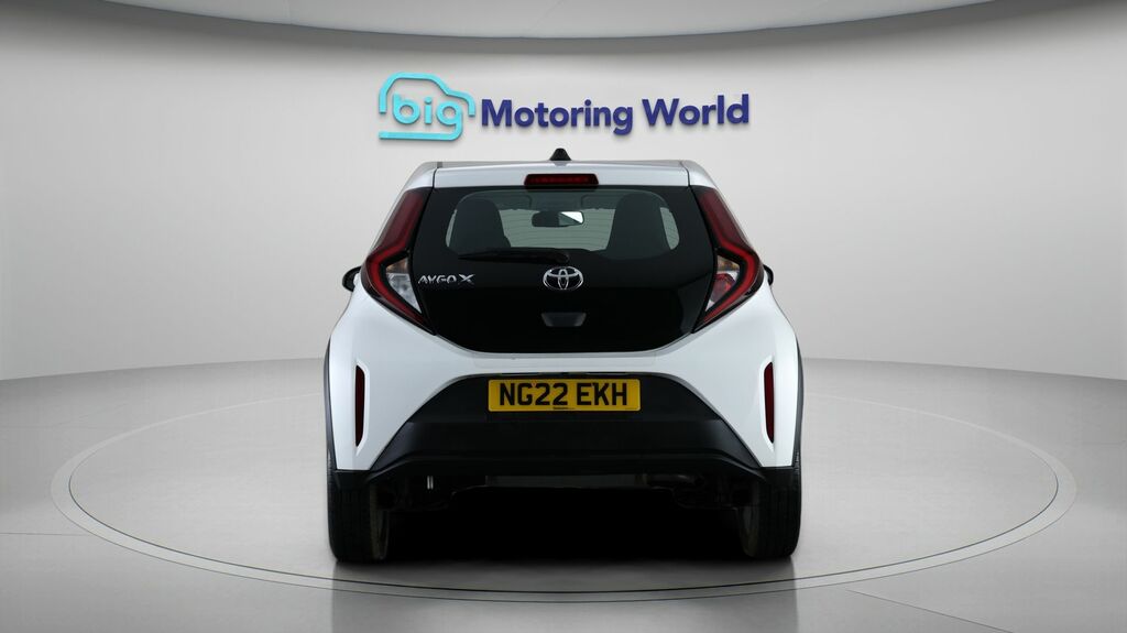 Toyota Aygo X Pure White #6
