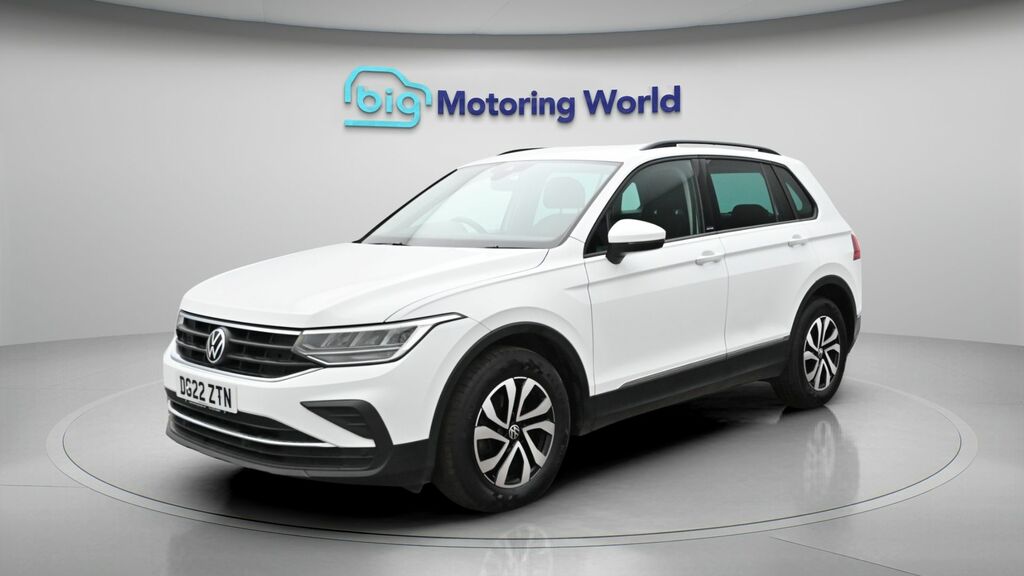 Volkswagen Tiguan Active White #3