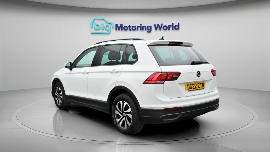 Volkswagen Tiguan Active White #5