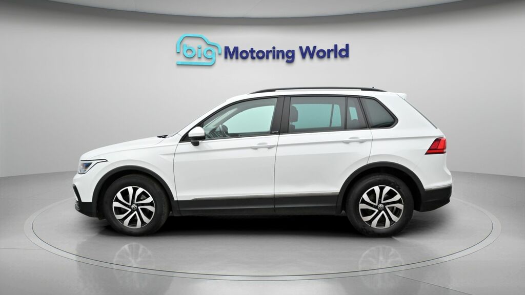 Volkswagen Tiguan Active White #4