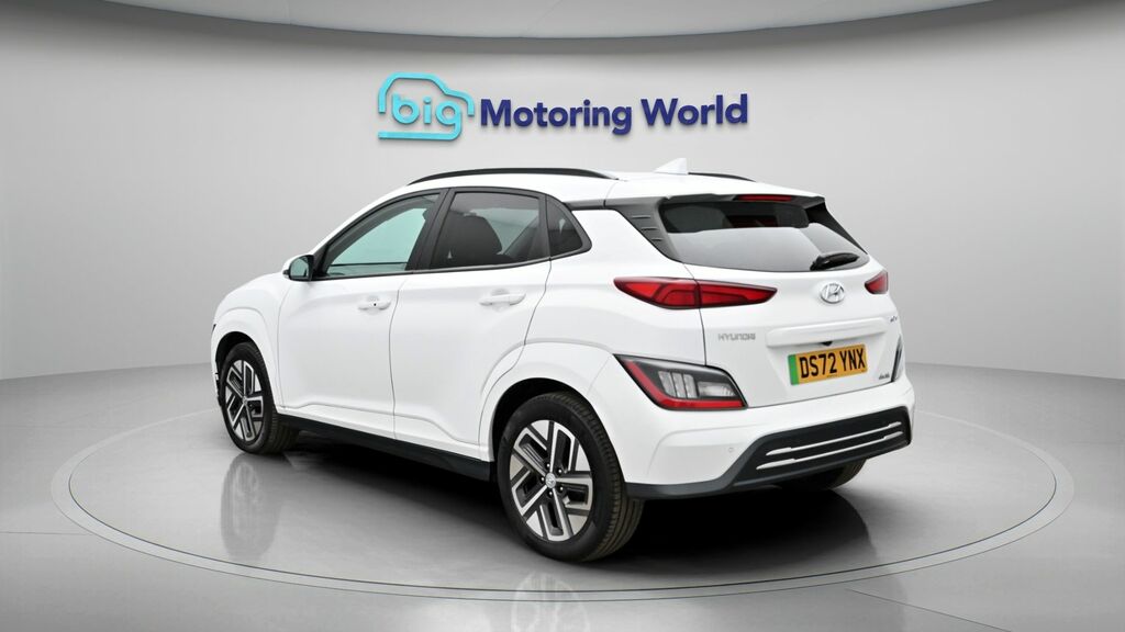Hyundai Kona Premium DS72YNX White #5