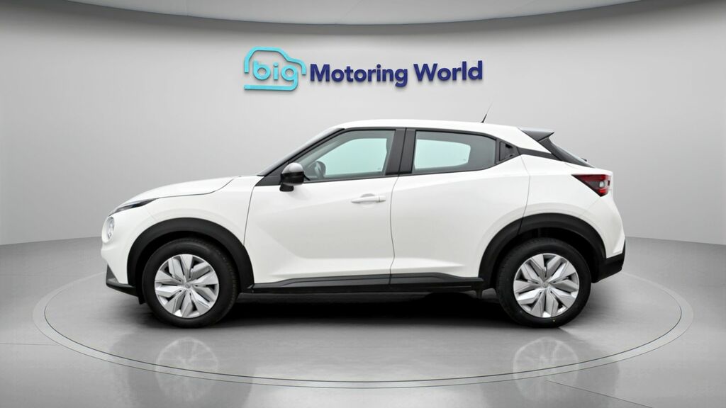 Nissan Juke Acenta White #4