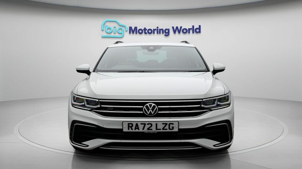 Volkswagen Tiguan R-line RA72LZG White #2