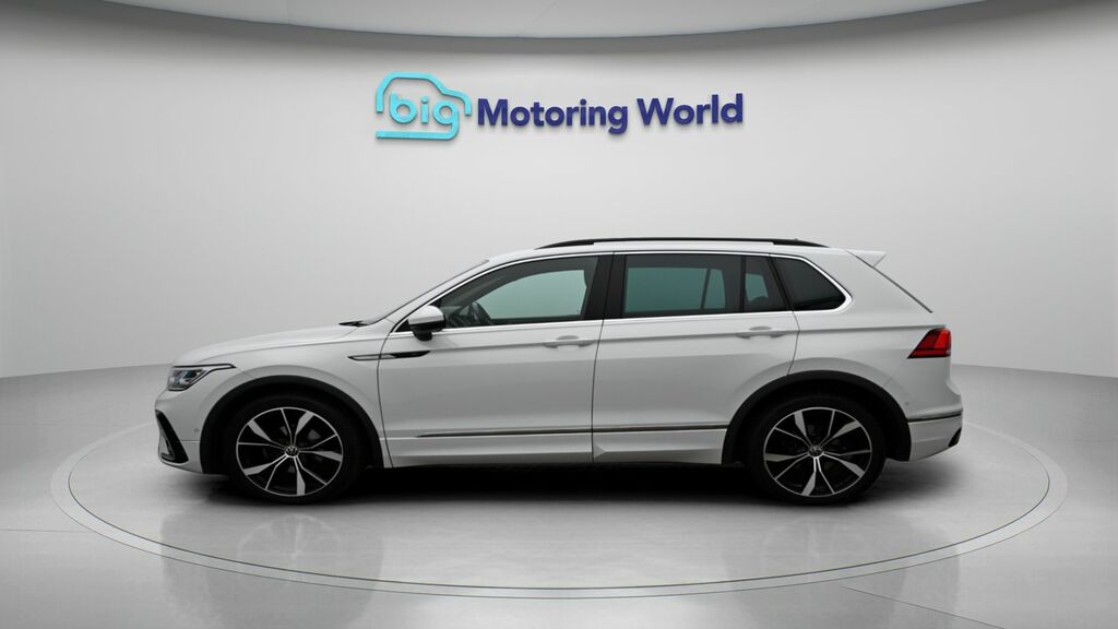 Volkswagen Tiguan R-line RA72LZG White #4