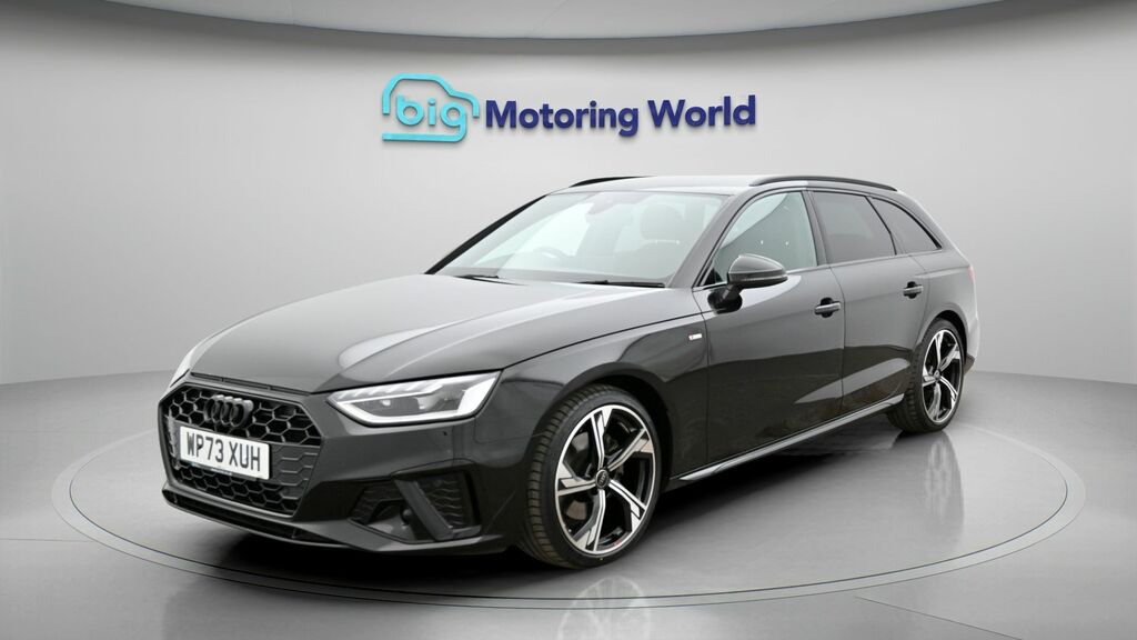 Audi A4 Avant Black Edition Black #3