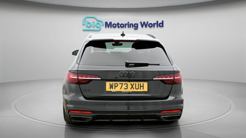 Audi A4 Avant Black Edition Black #6