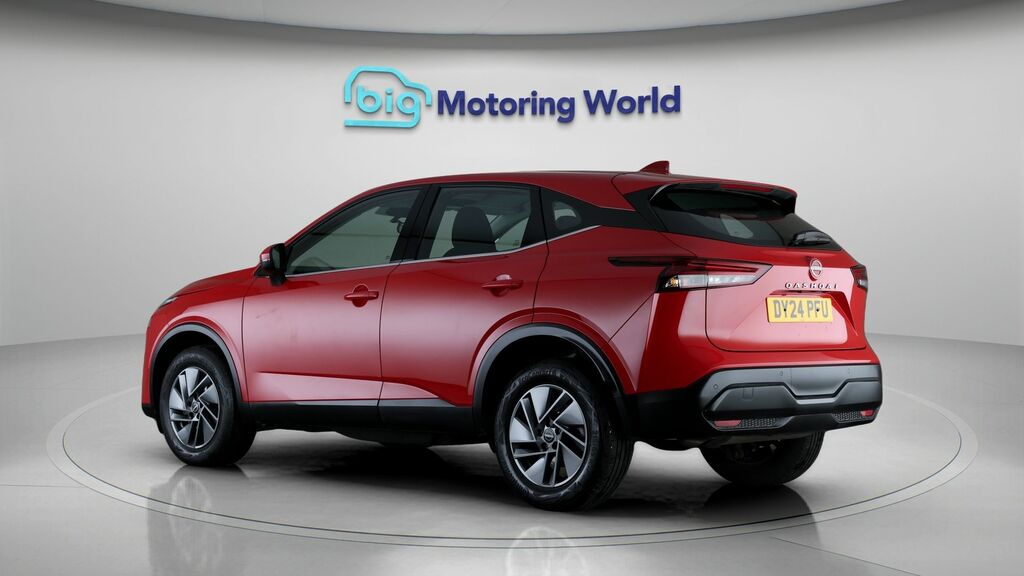 Nissan Qashqai Acenta Premium DY24PFU Red #5