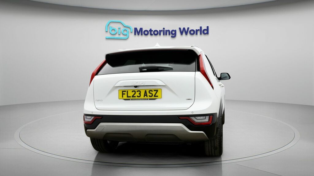 Kia Niro 3 FL23ASZ White #6