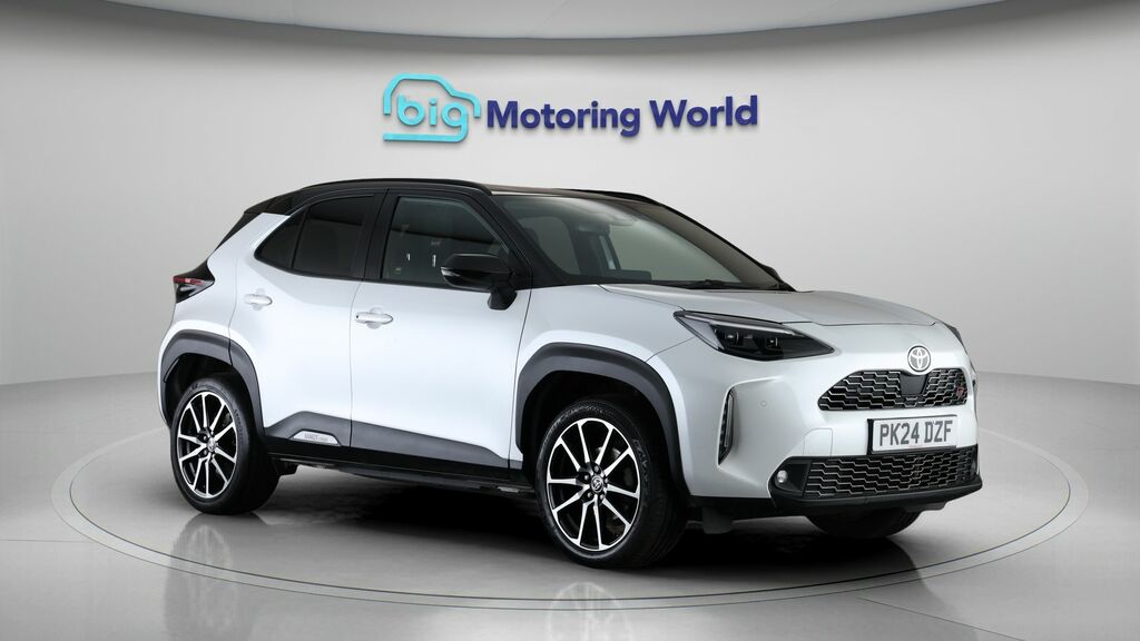 Toyota Yaris Cross Gr Sport White