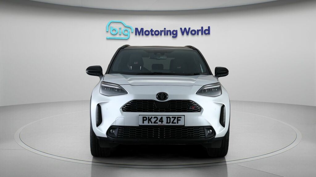 Toyota Yaris Cross Gr Sport PK24DZF White #2