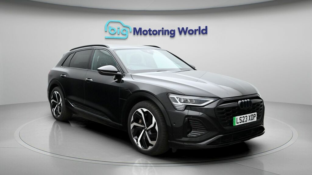 Audi Q8 e tron Black Edition Black