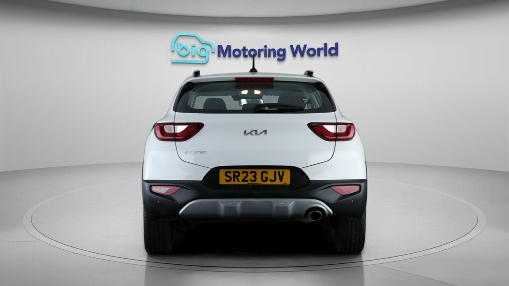Kia Stonic 2 White #6