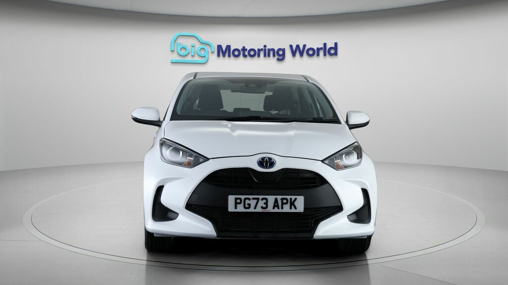Toyota Yaris Icon PG73APK White #2