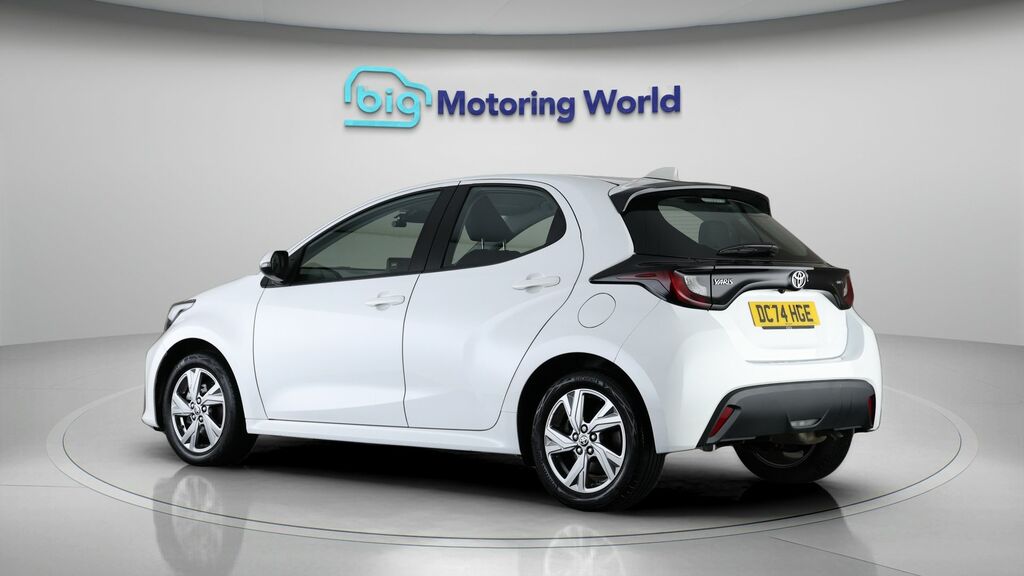 Toyota Yaris Icon DC74HGE White #5