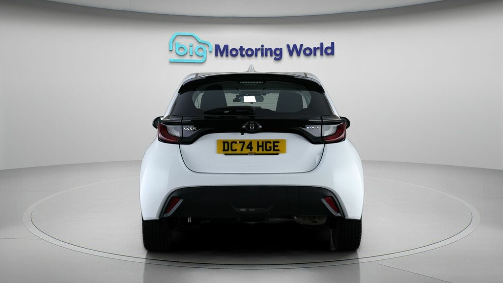 Toyota Yaris Icon DC74HGE White #6