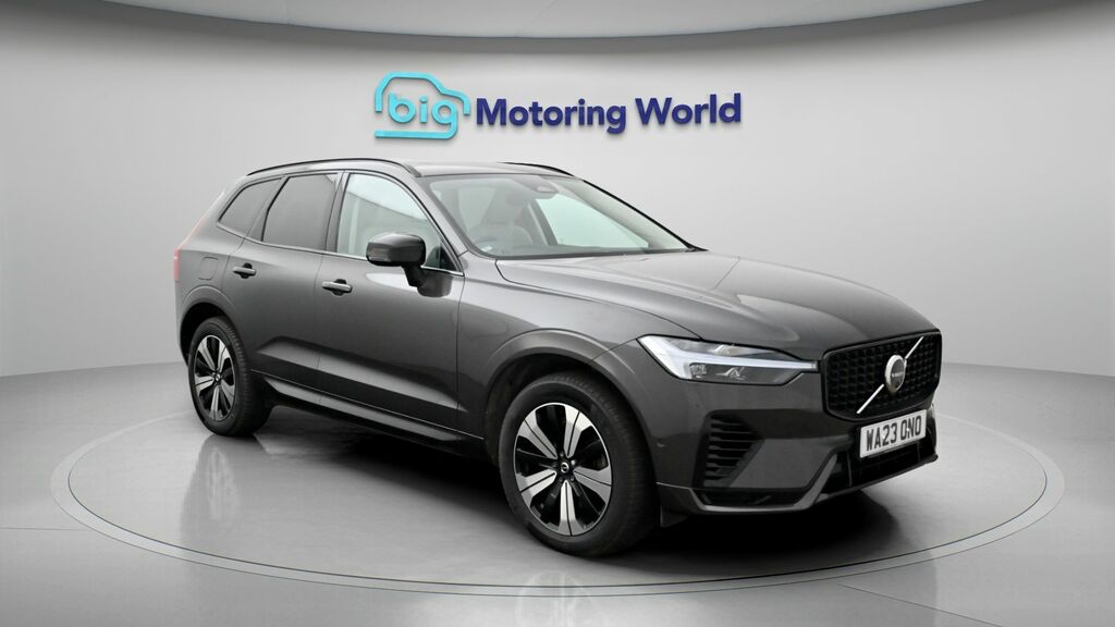 Volvo XC60 Plus Grey