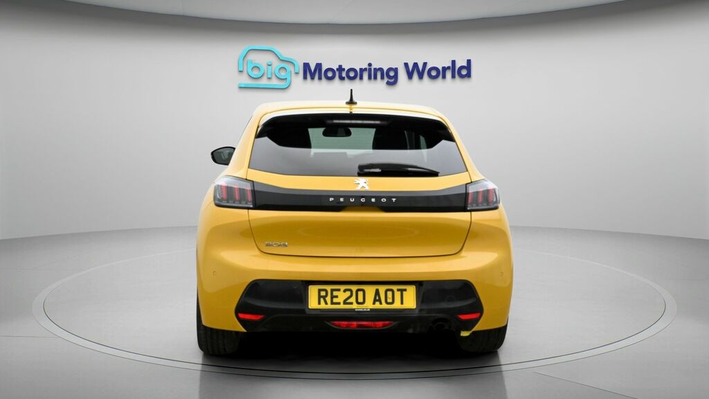 Peugeot 208 Allure Yellow #6