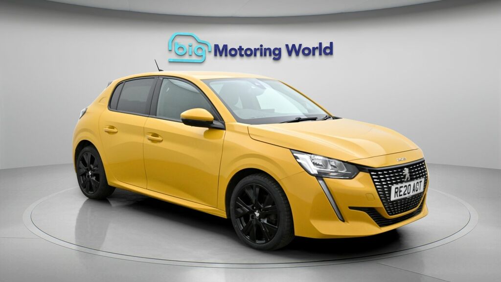 Peugeot 208 Allure Yellow