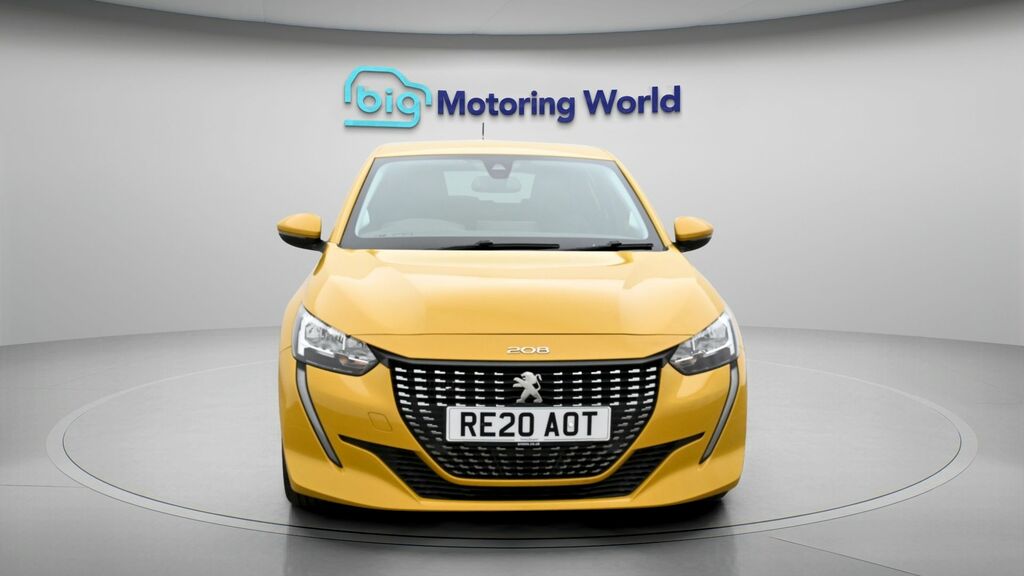 Peugeot 208 Allure Yellow #2