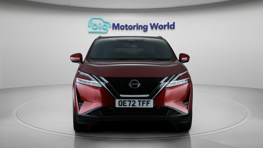Nissan Qashqai Tekna Red #2