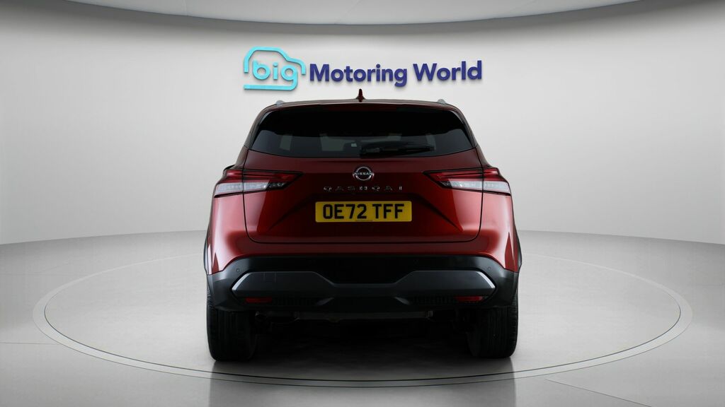 Nissan Qashqai Tekna Red #6