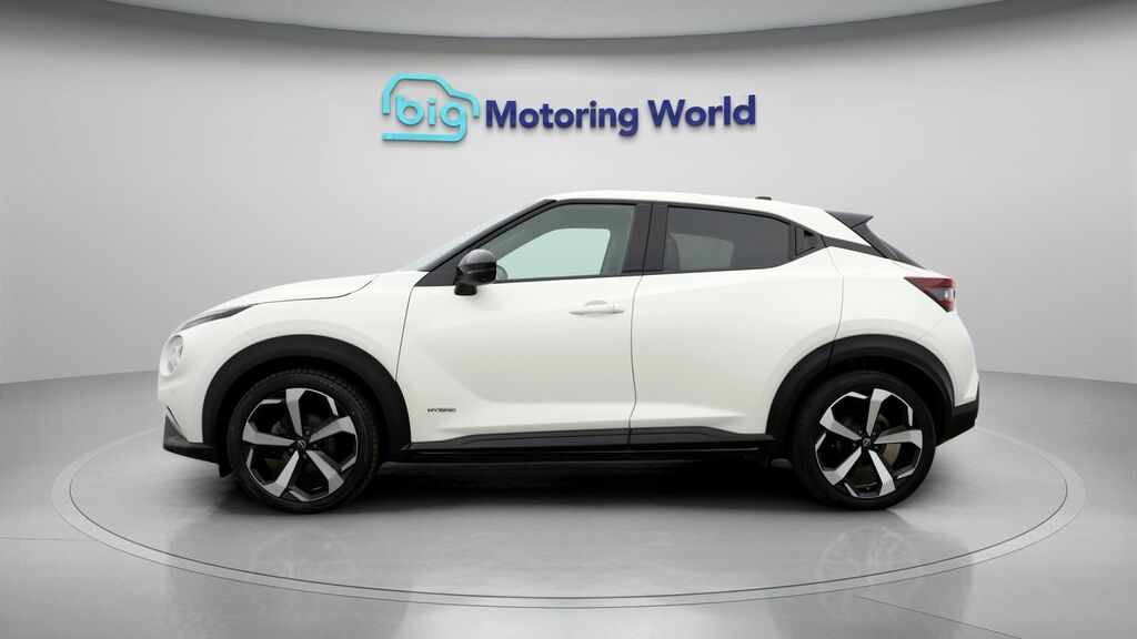 Nissan Juke Tekna White #4