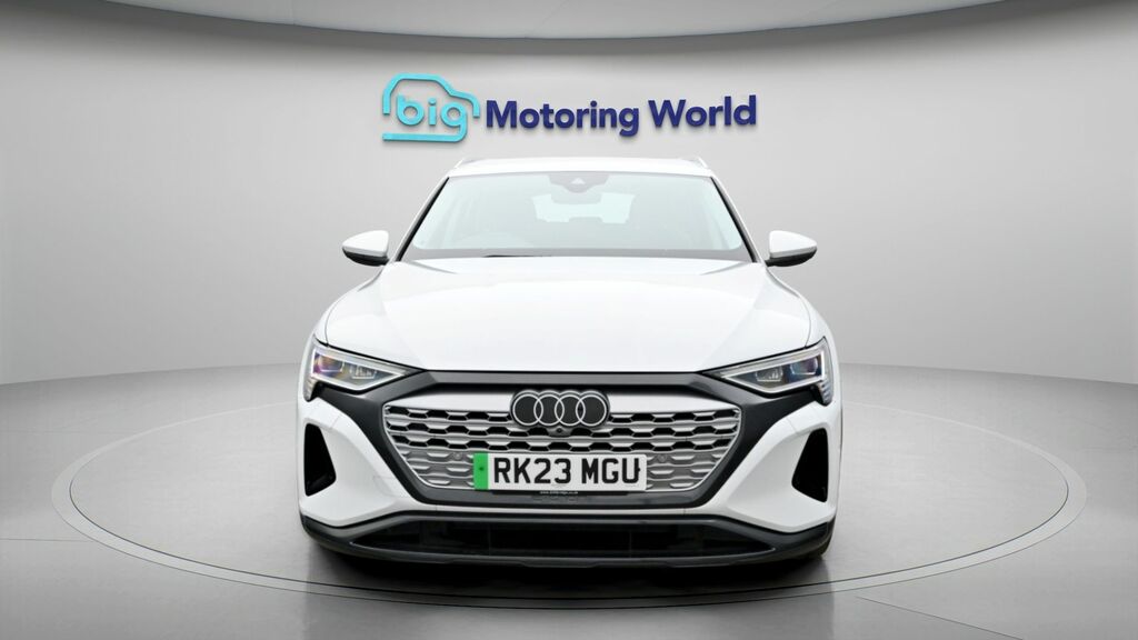 Audi Q8 e tron Sport RK23MGU White #2