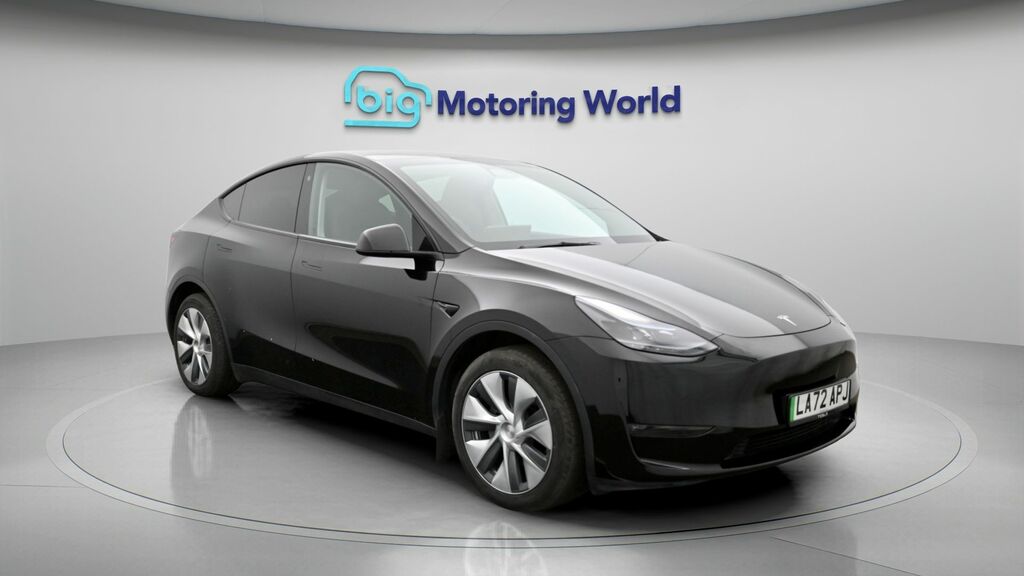 Tesla Model Y Long Range LA72APJ Black