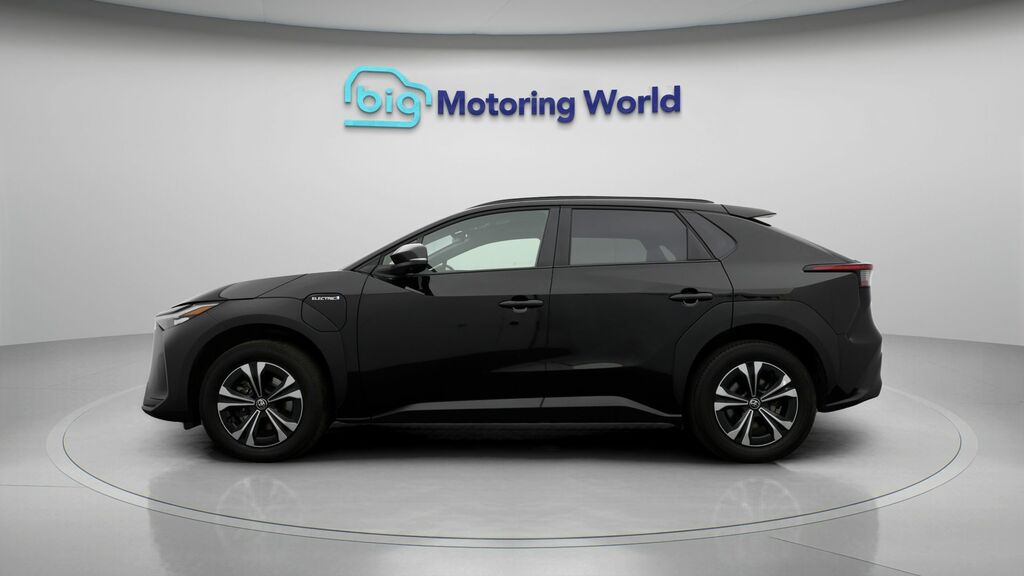 Toyota bZ4X Motion Black #4
