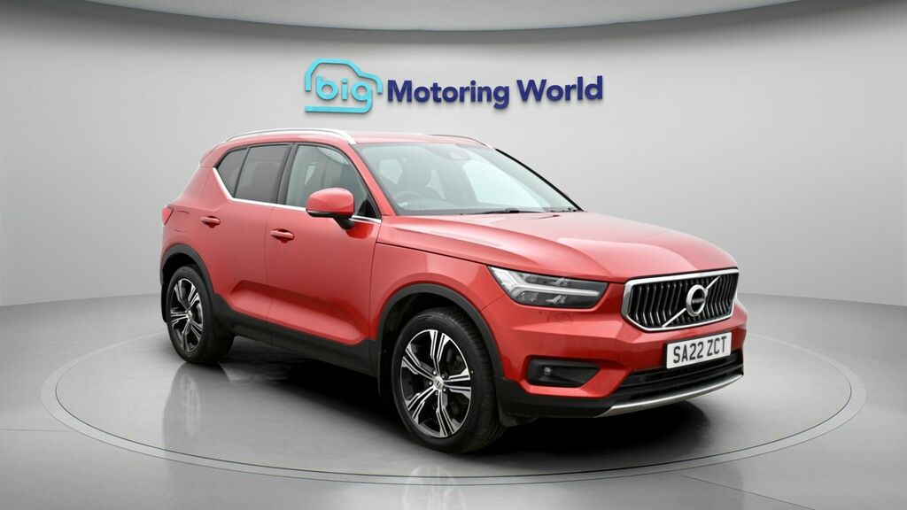 Volvo XC40 Ultimate Bright Red