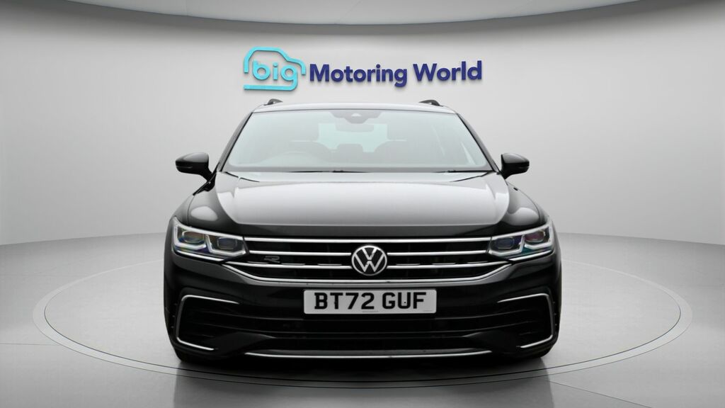 Volkswagen Tiguan R-line BT72GUF Black #2