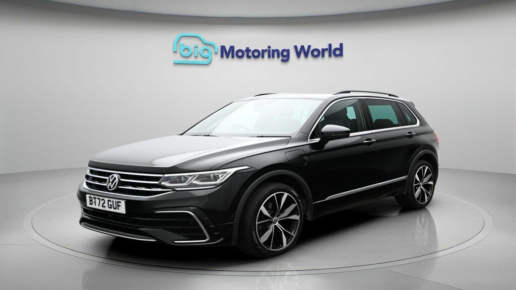 Volkswagen Tiguan R-line BT72GUF Black #3